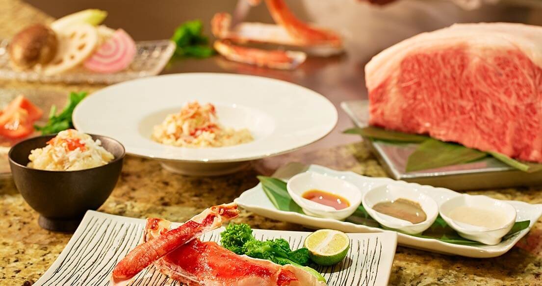 巨匠の極みを味わう！ タラバ蟹、鮑、神戸牛など厳選素材を食べ尽くす鉄板焼ディナー